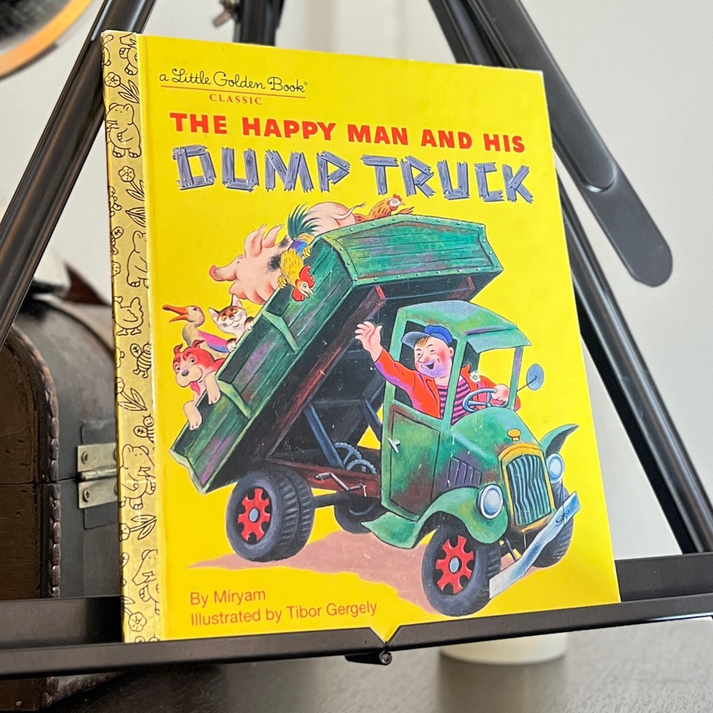 💛Happy Man and his Dump Truck💛